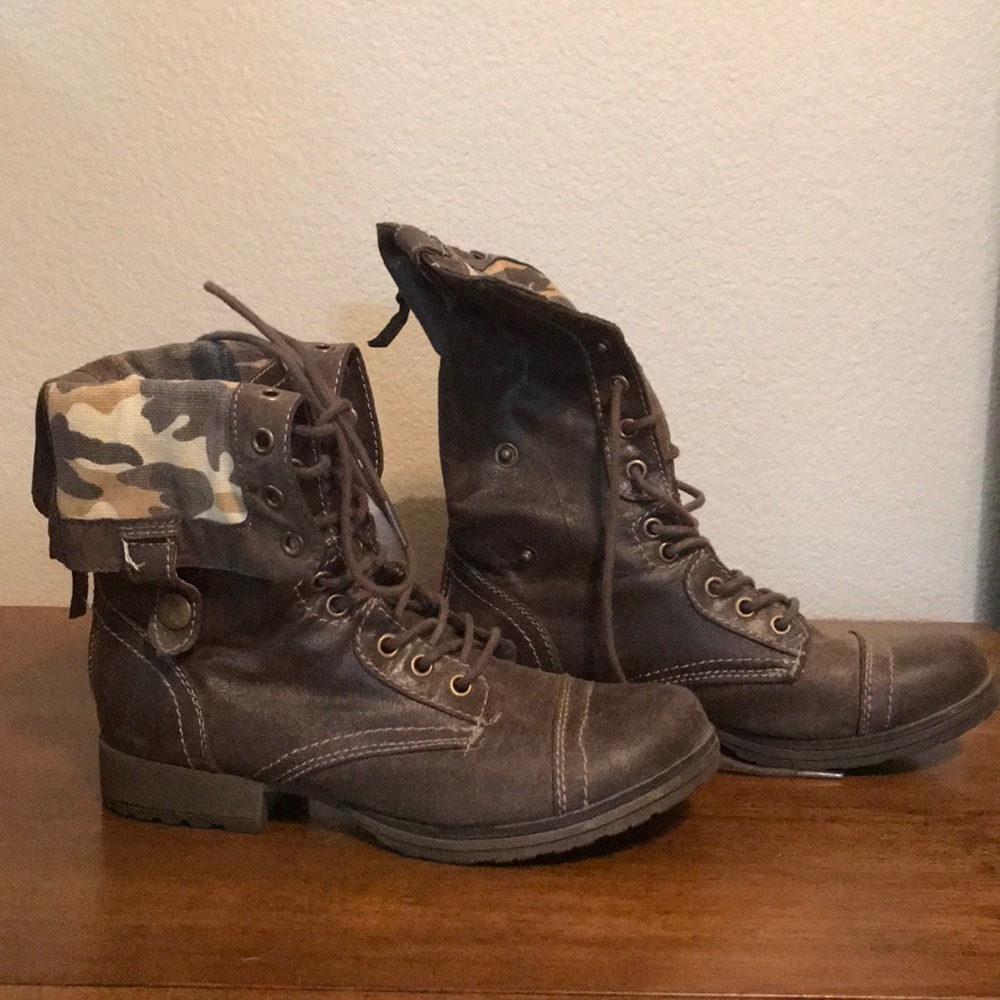 Lace up camo booties